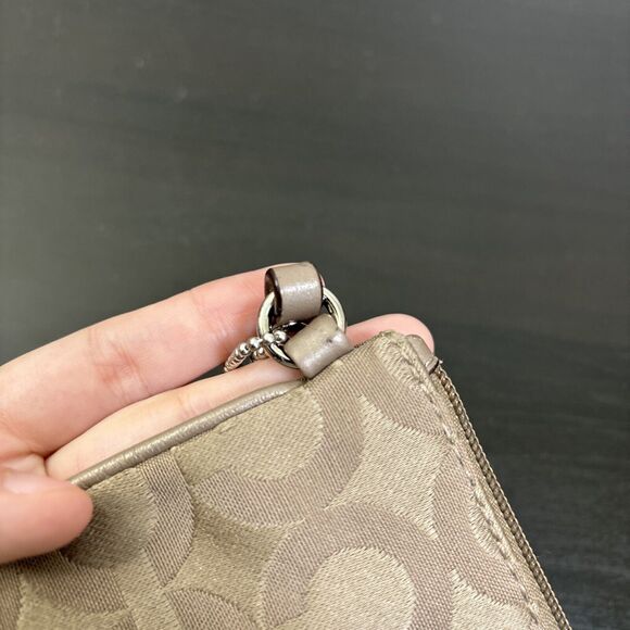 Coach Wristlet‎ Signature Taupe Op Art Small Logo Pattern READ - Picture 7 of 13